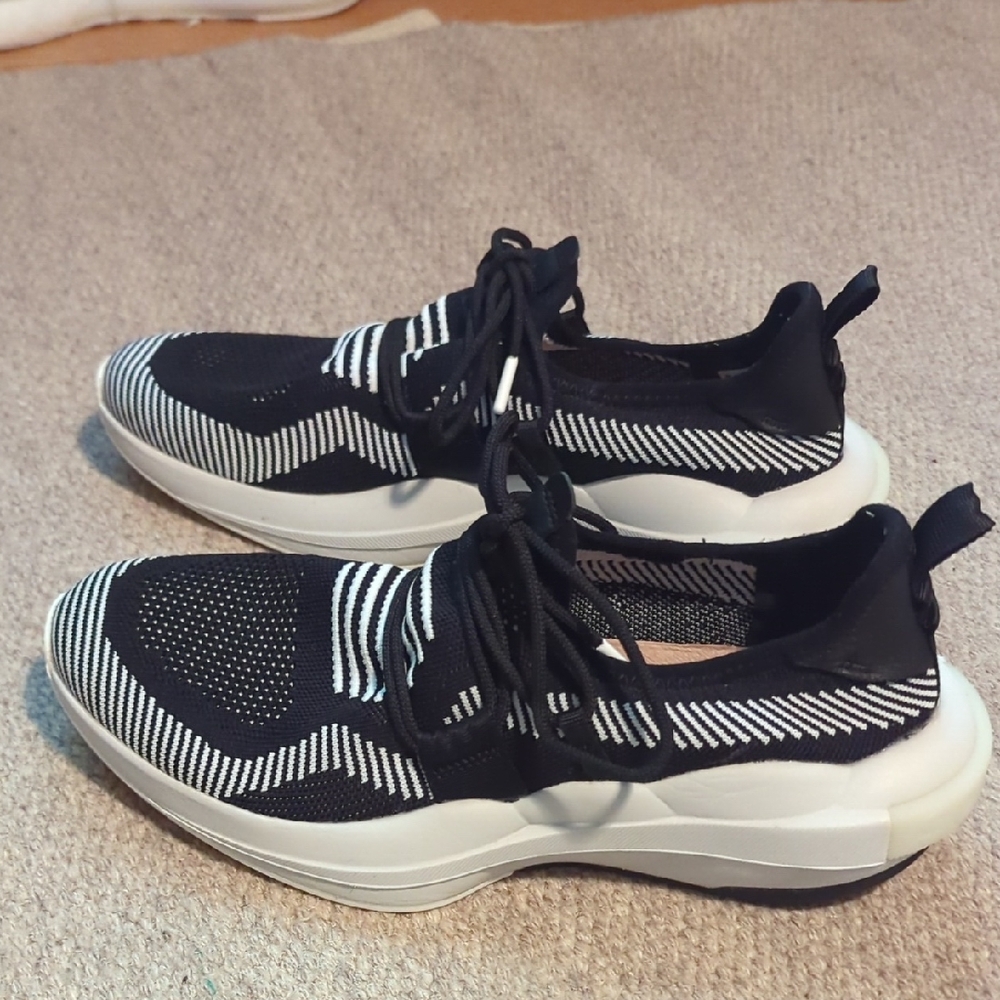 Sorel Exploree Defy Leather Lace Up Low Top Black and White Sneakers Size 10
